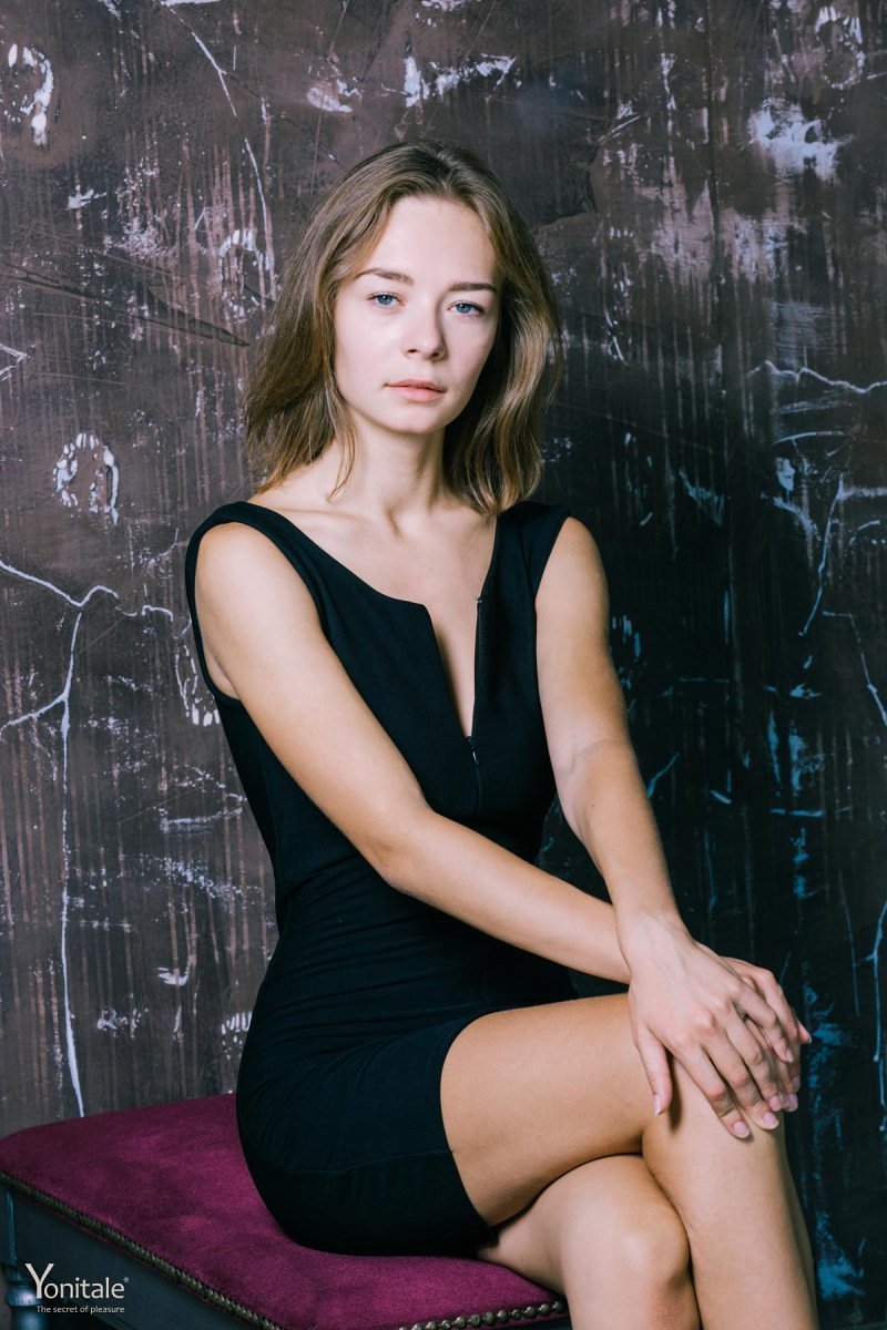 Алечка, 27